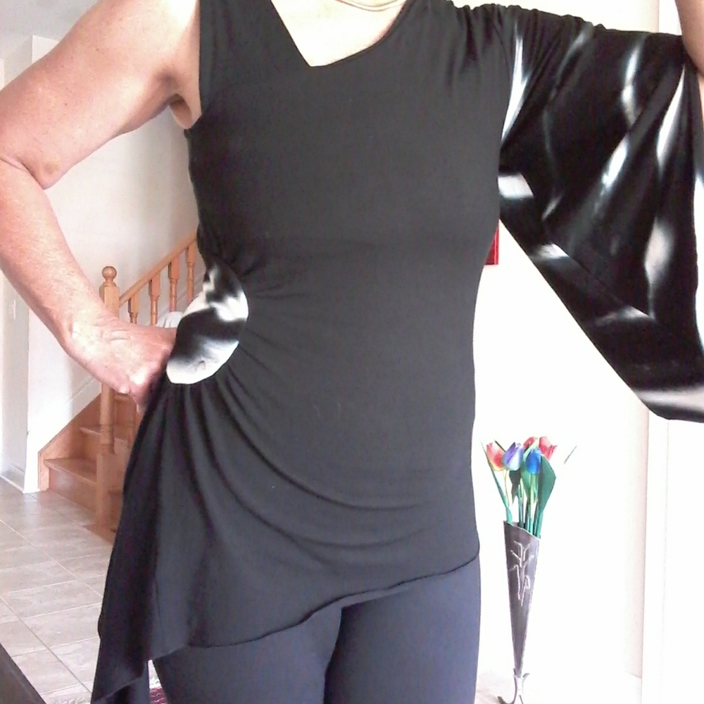 Asymmetrical top - Picture 4 of 4